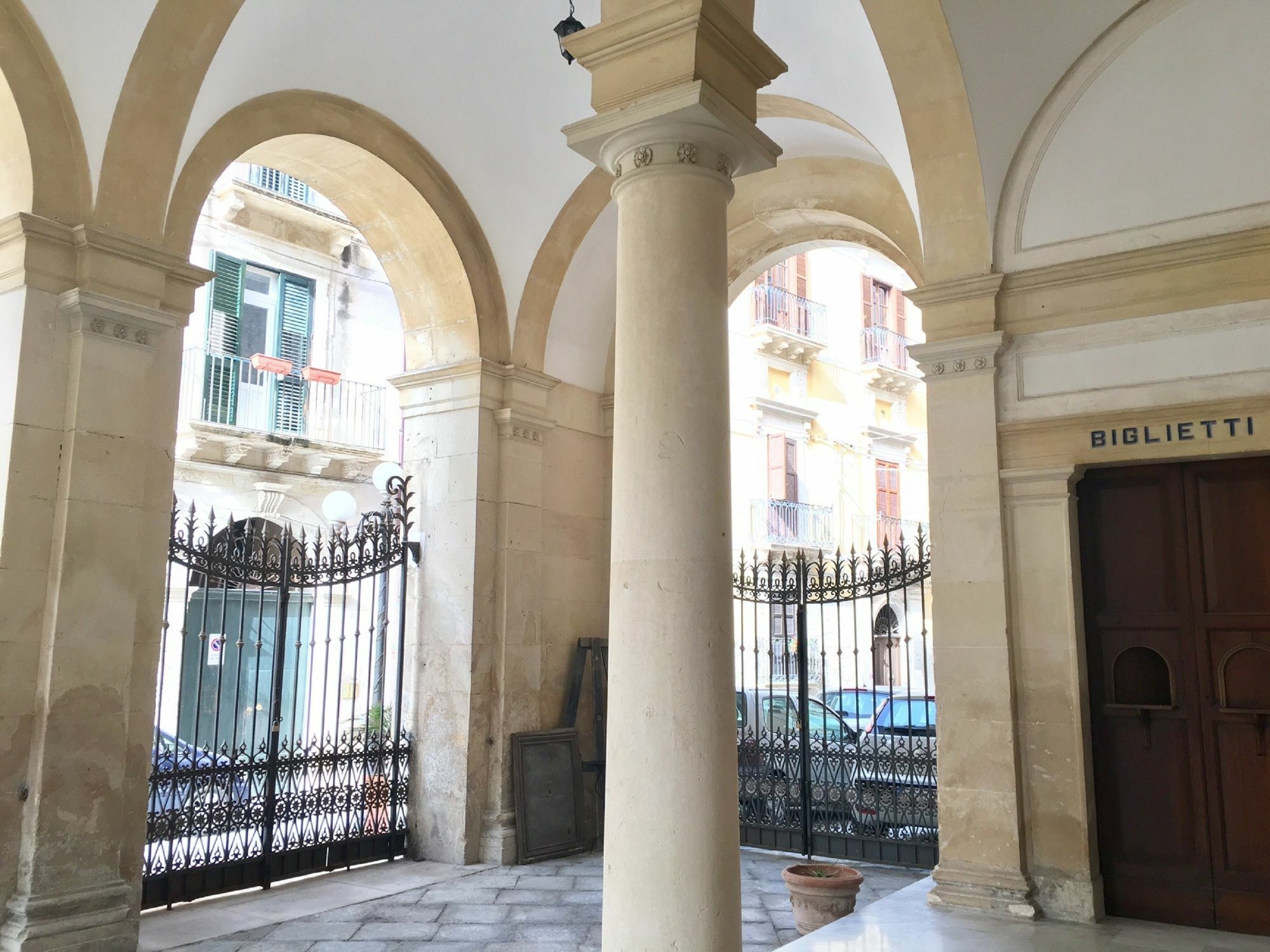 Maison Des Artistes Syracuse Luaran gambar